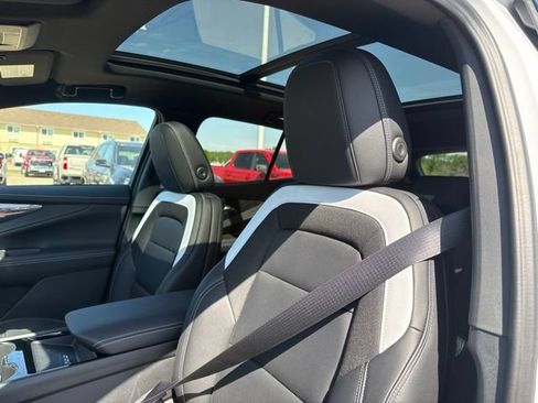 New 2026 Chevrolet Blazer EV LT AWD/4WD image 15