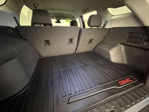 Certified 2024 GMC Terrain SLE w/ Driver Convenience Package image 13