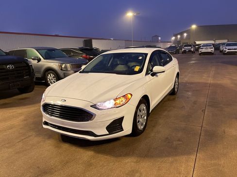 Used 2020 Ford Fusion S image 1