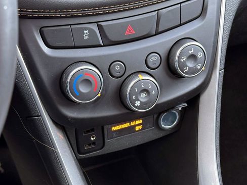 Certified 2022 Chevrolet Trax LT w/ LT Convenience Package image 24