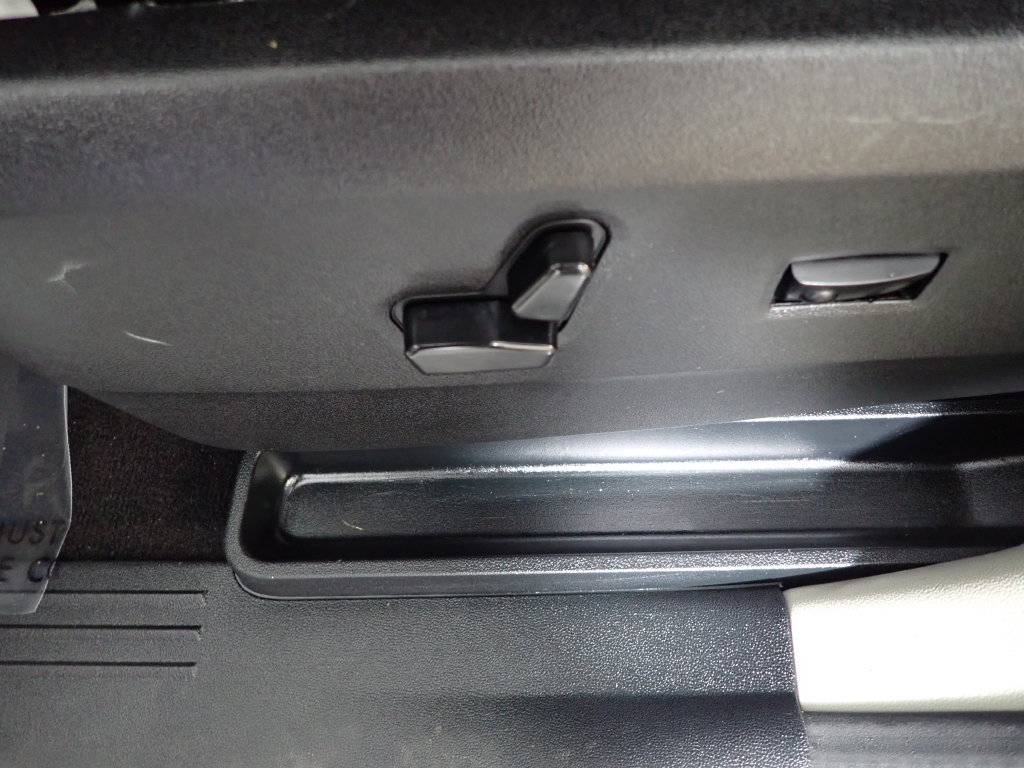 Used 2015 Dodge Grand Caravan SXT FWD image 21