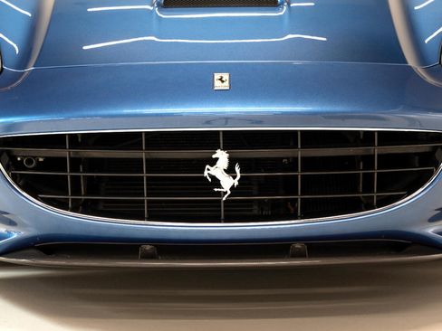Used 2010 Ferrari California image 30