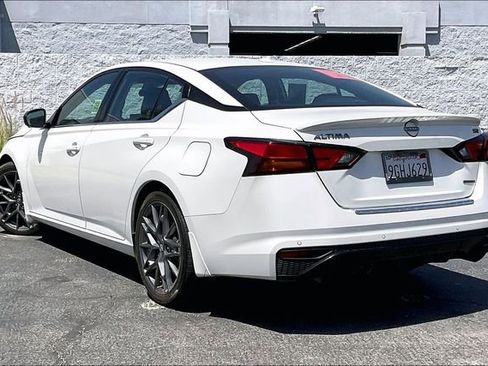 Certified 2023 Nissan Altima 2.0 SR FWD image 10