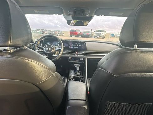 Used 2025 Hyundai Elantra Limited image 30