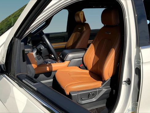 Used 2023 Ford Expedition Platinum AWD/4WD image 20