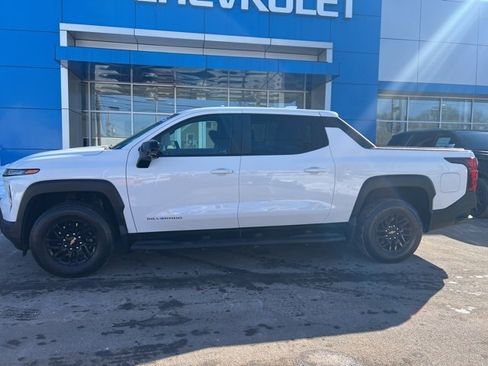 Used 2024 Chevrolet Silverado EV W/T image 3