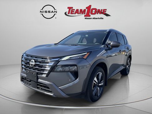 Used 2024 Nissan Rogue SL w/ SL Premium Package FWD image 4