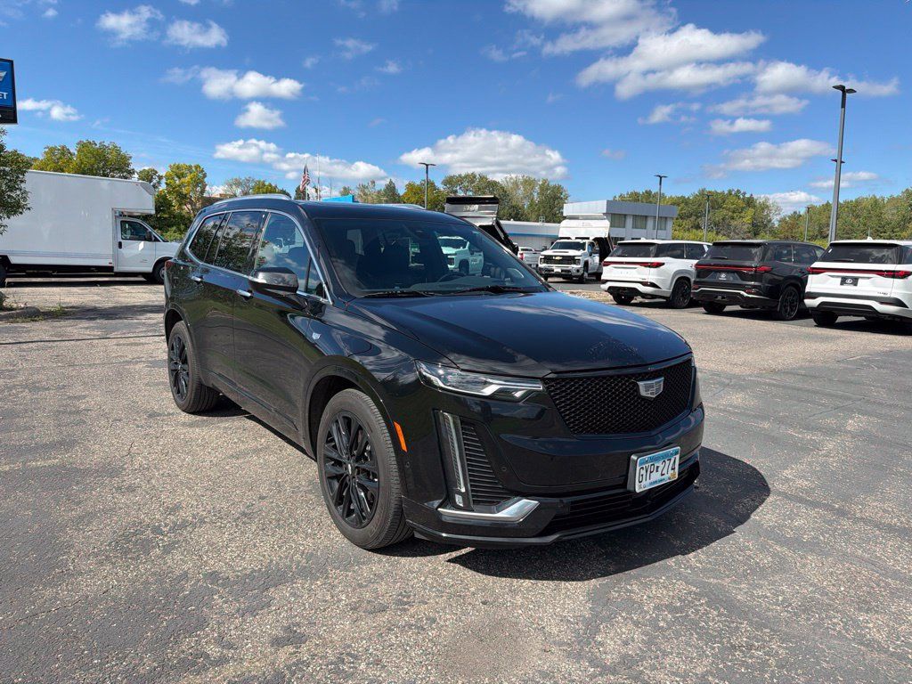 Used 2021 Cadillac XT6 Premium Luxury w/ LPO, ONYX Package AWD/4WD image 14