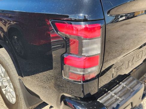 Used 2023 Nissan Frontier SV w/ SV Convenience Package image 7