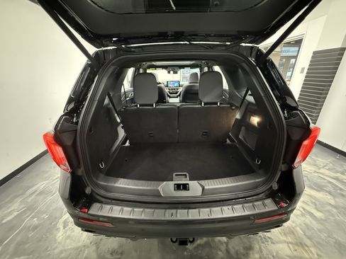 Used 2025 Ford Explorer ST image 10