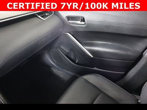 Used 2022 Toyota Corolla Cross XLE w/ Convenience Package image 18