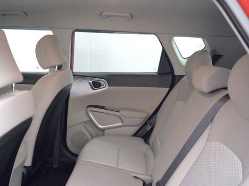 Used 2020 Kia Soul LX image 12