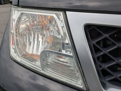 Used 2018 Nissan Frontier PRO-4X AWD/4WD image 10