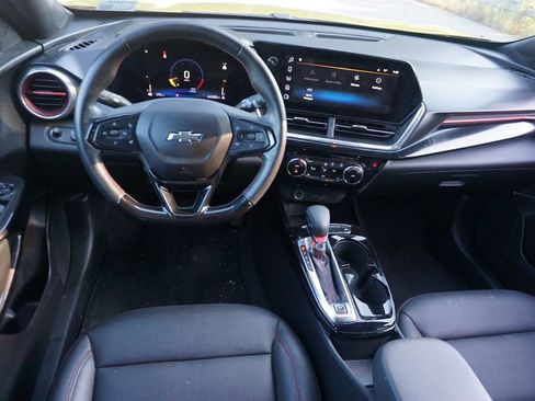 Used 2024 Chevrolet Trax RS FWD image 6