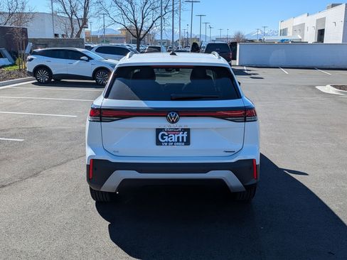 New 2026 Volkswagen Tiguan SE image 7