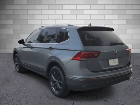 Used 2023 Volkswagen Tiguan SE FWD image 3