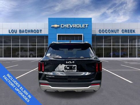 Used 2026 Kia Sorento S w/ S Panoramic Sunroof Package FWD image 7