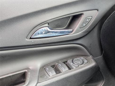 Used 2023 Chevrolet Equinox LT image 18