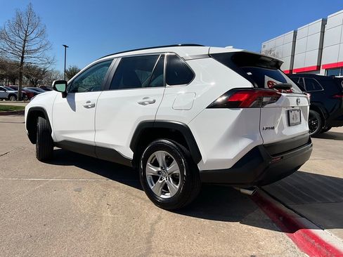 Used 2025 Toyota RAV4 XLE w/ Weather Package image 8