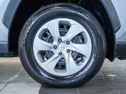 Used 2019 Toyota RAV4 LE w/ All Weather Liner Package AWD/4WD image 13