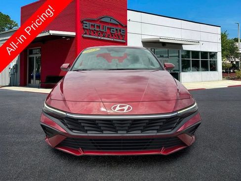 Used 2024 Hyundai Elantra SEL FWD image 8