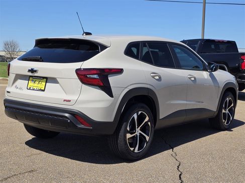 New 2026 Chevrolet Trax RS w/ Sunroof Package image 6
