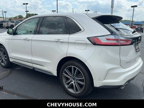 Used 2019 Ford Edge Titanium w/ Equipment Group 301A FWD image 6