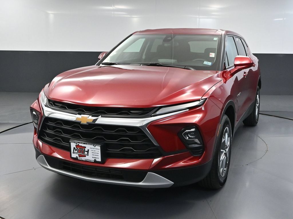 Used 2025 Chevrolet Blazer LT AWD/4WD image 9