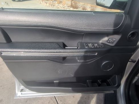 Used 2024 Ford Expedition XLT image 11