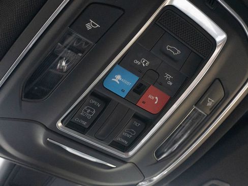 Used 2022 Jeep Grand Cherokee L Laredo RWD image 29