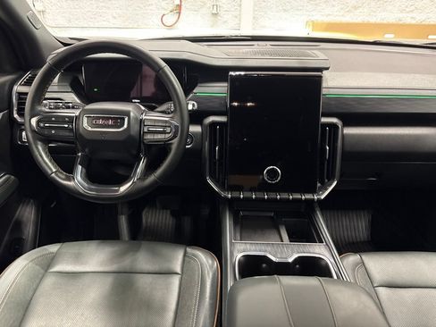 Used 2025 GMC Acadia AT4 w/ LPO, Floor Liner Package AWD/4WD image 12