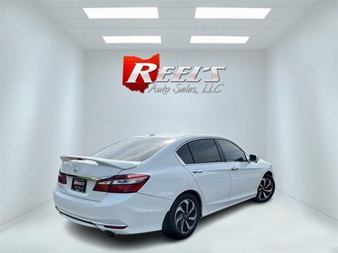 Used 2017 Honda Accord EX image 7