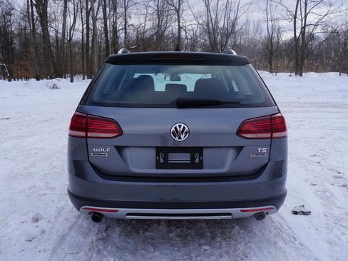 Used 2018 Volkswagen Golf Alltrack S image 4