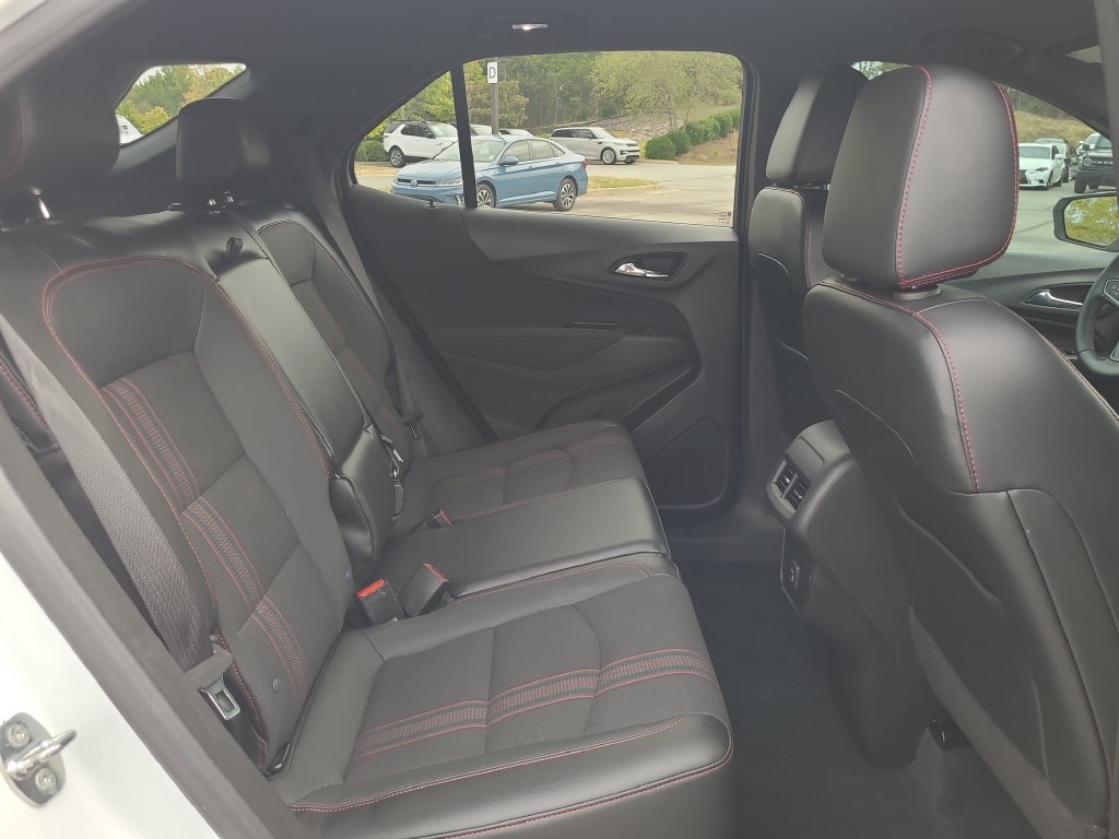 Used 2022 Chevrolet Equinox RS w/ LPO, Floor Liner Package FWD image 16