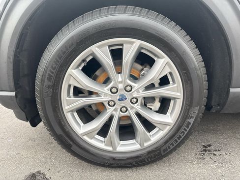 Used 2021 Ford Explorer XLT w/ Equipment Group 202A image 9