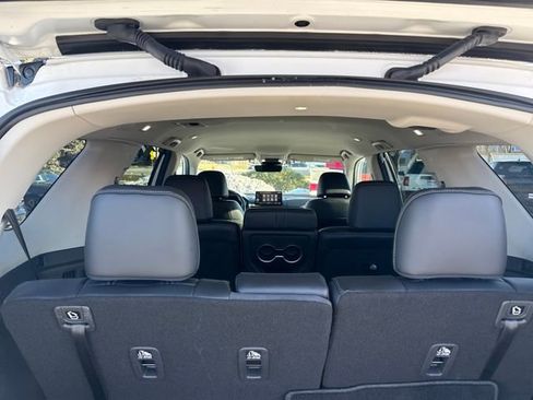 Certified 2025 Honda Pilot EX-L image 48