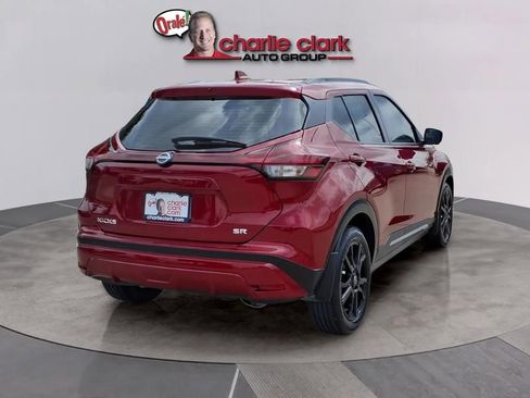 Used 2023 Nissan Kicks SR w/ SR Premium Package FWD image 5