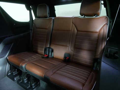 Used 2024 GMC Yukon Denali Ultimate AWD/4WD image 18