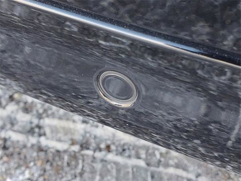 Used 2023 Volvo XC90 B5 Core w/ Protection Package Premier image 9