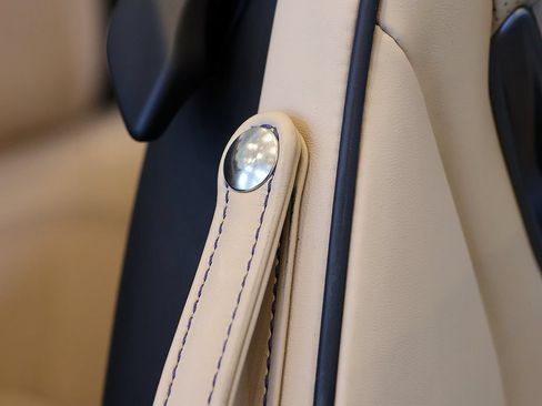 Certified 2020 Ferrari Portofino RWD image 24