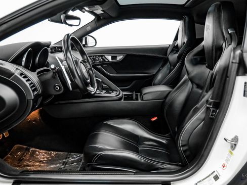 Used 2016 Jaguar F-TYPE R image 34