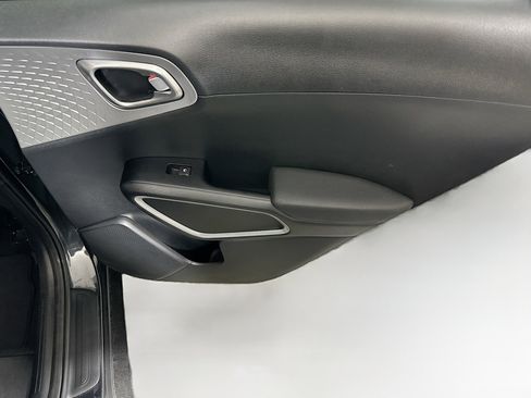 Used 2025 Kia Soul LX w/ LX Technology Package image 27