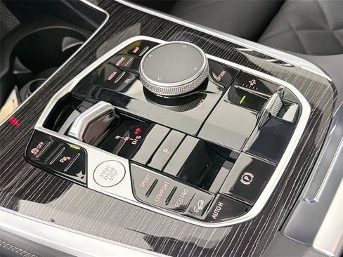 New 2026 BMW X5 xDrive40i w/ M Sport Package AWD/4WD image 16