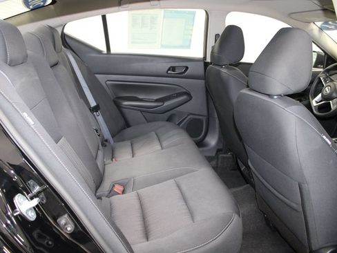 Used 2024 Nissan Altima 2.5 SV FWD image 28