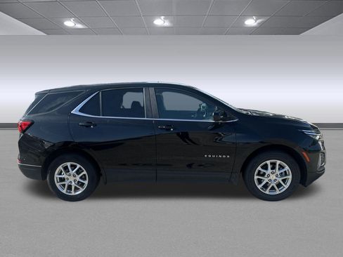 Used 2024 Chevrolet Equinox LT AWD/4WD image 2