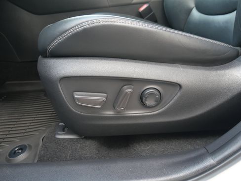 Used 2021 Toyota RAV4 XLE Premium image 20