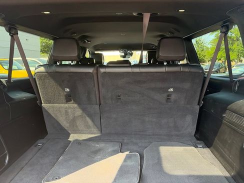 Certified 2024 Jeep Wagoneer L Series II w/ Flexible Seating Group AWD/4WD image 11