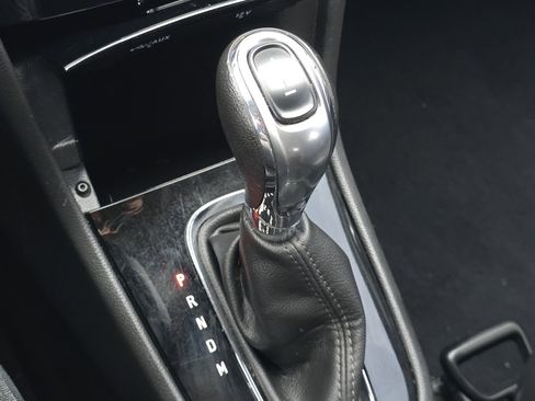 Used 2021 Buick Encore Preferred image 28