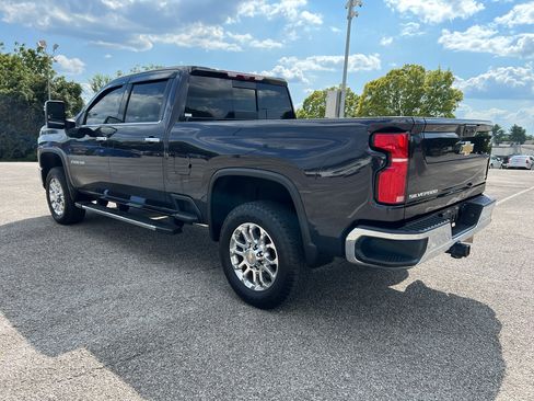 Used 2024 Chevrolet Silverado 2500 LTZ w/ LTZ Convenience Package AWD/4WD image 8