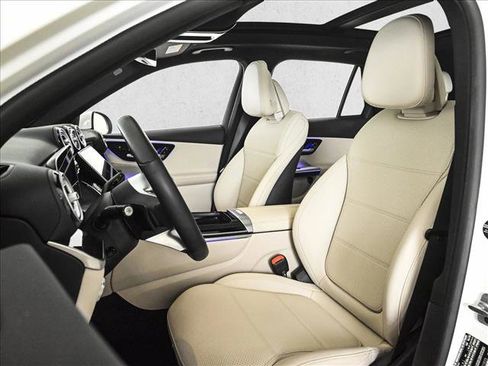 Certified 2025 Mercedes-Benz GLC 300 4MATIC image 18